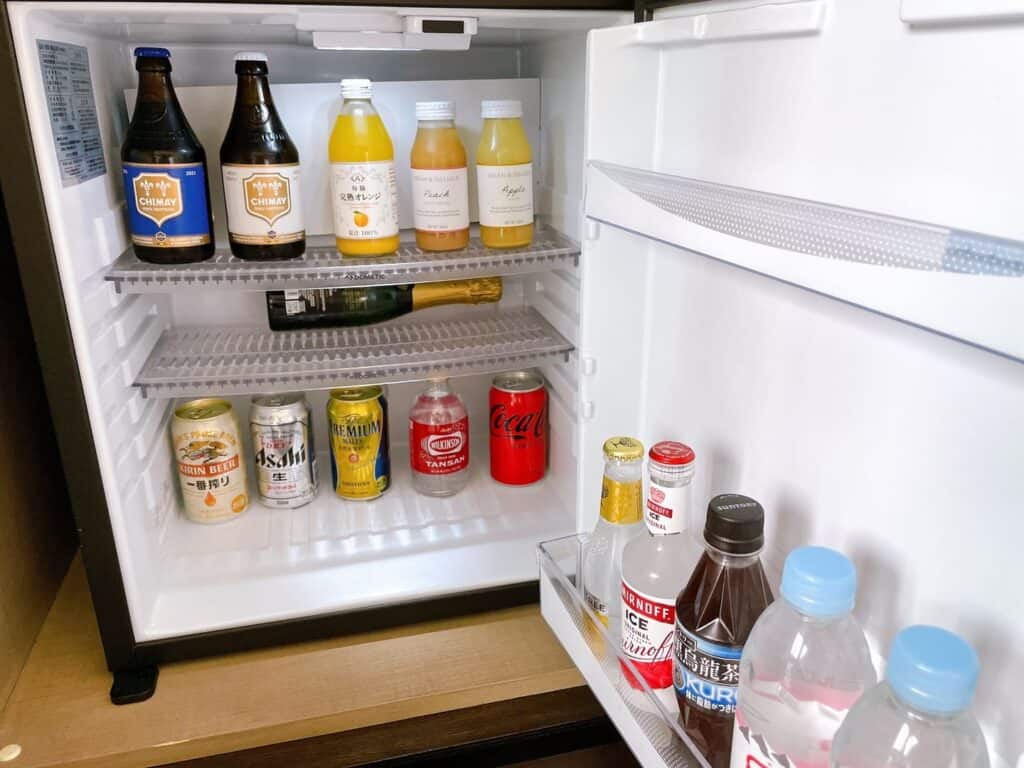 冷蔵庫の中に入っている有料のドリンク