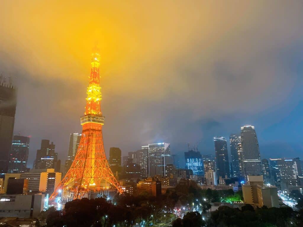 東京タワーライトアップ後の景色