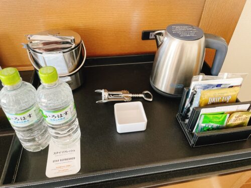 無料のミネラルウォーターやドリップ式のコーヒー