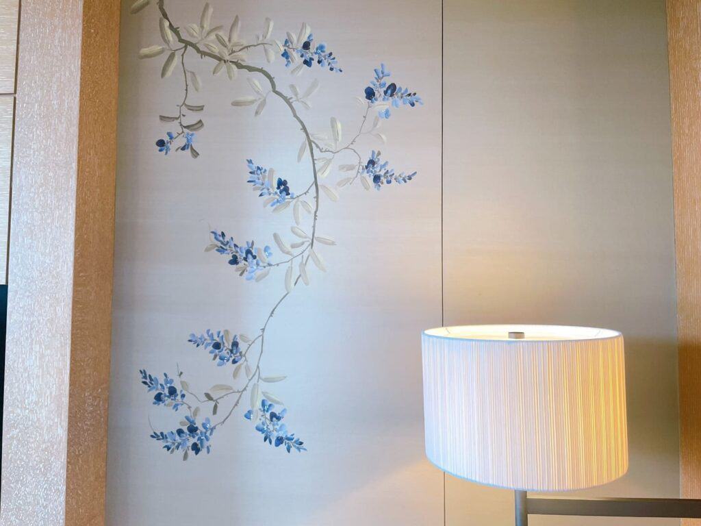 壁に施された刺繍