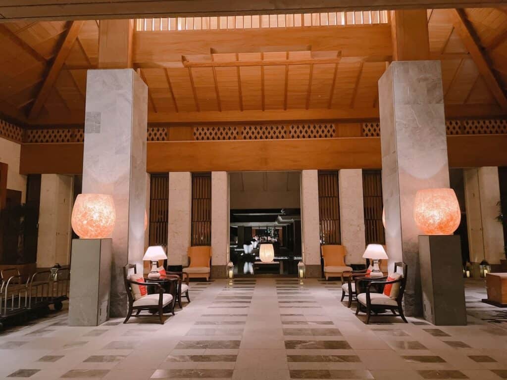 ロビーの夜の様子
