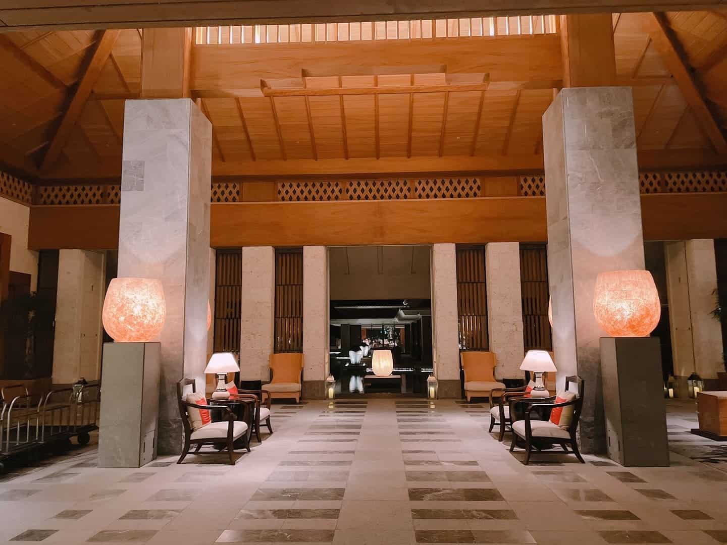 リッツカールトン沖縄のエントランス