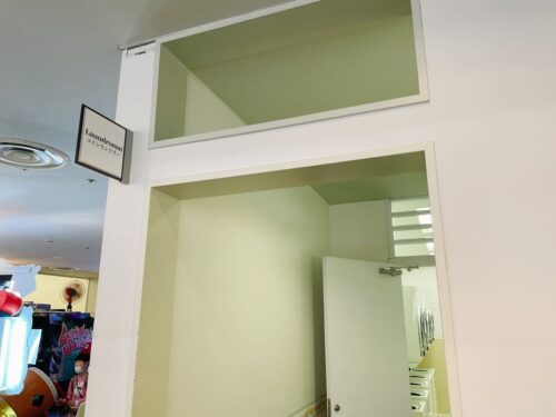 コインランドリーの入り口