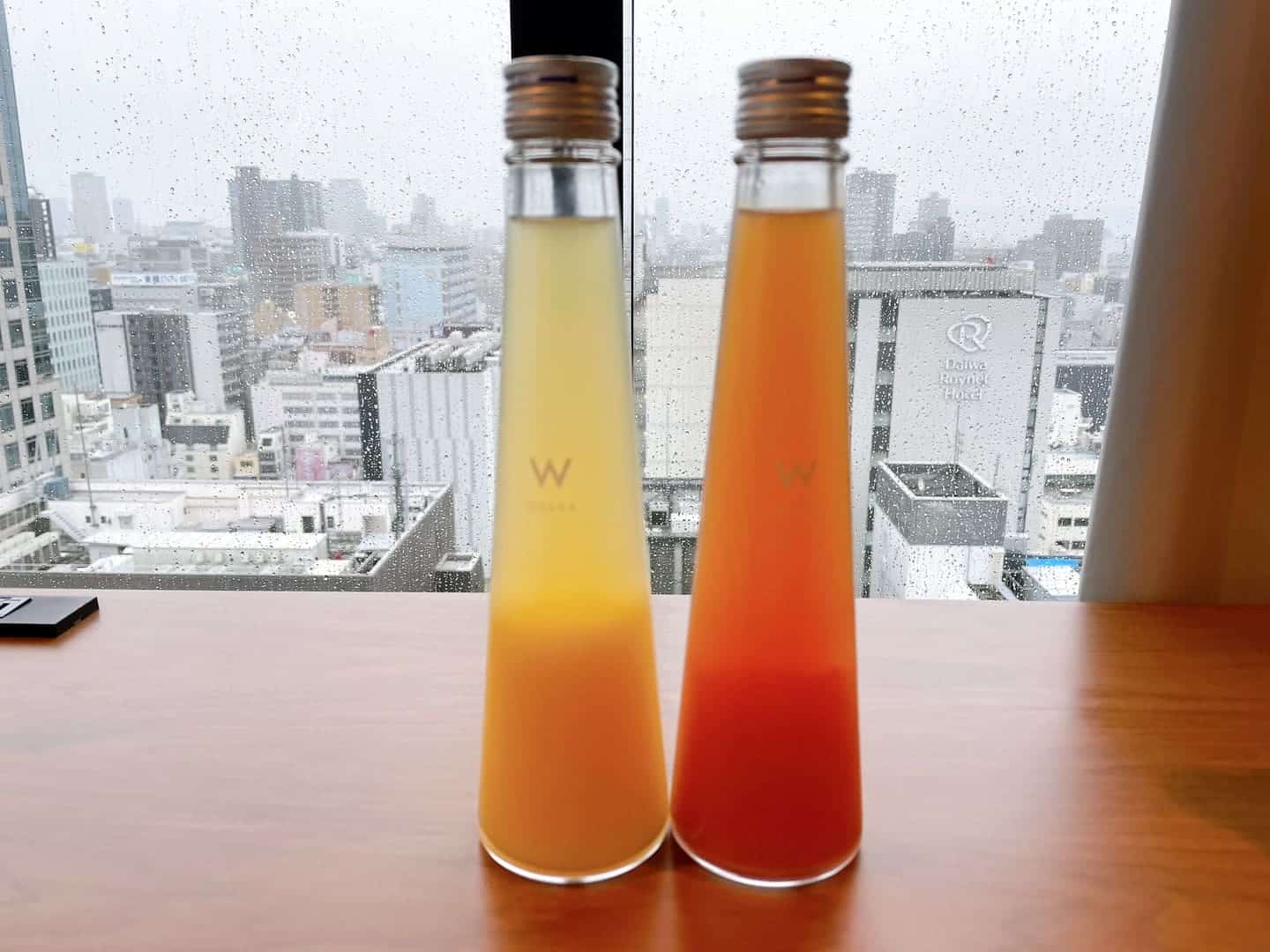 おしゃれなホテルオリジナルのフルーツジュース