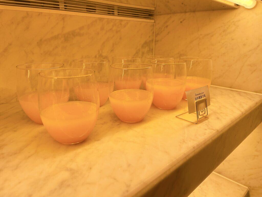 下段にある谷井農園のフレッシュジュース