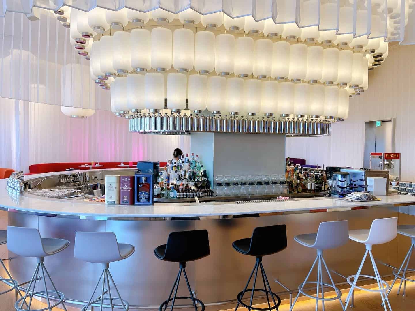 ロビーラウンジのバーエリア