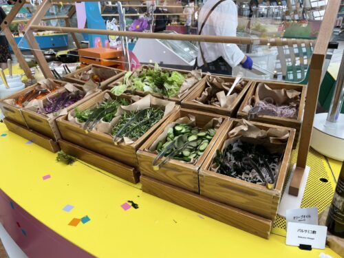 サラダコーナー