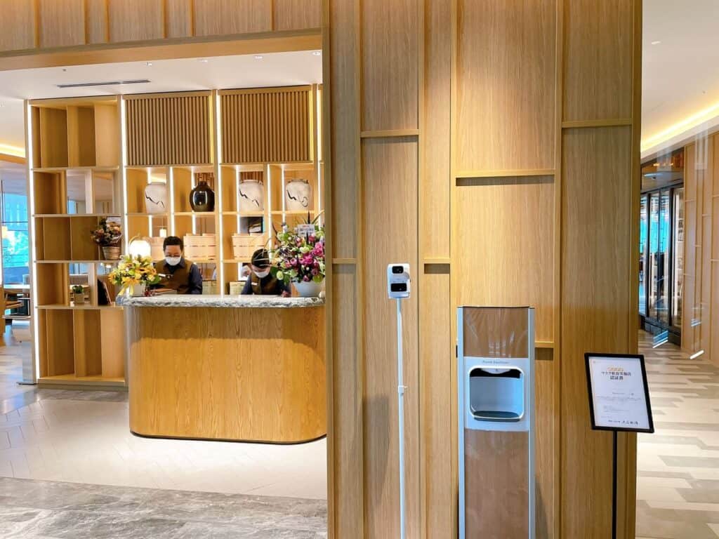 ブラッスリー・デュ・ケ入り口