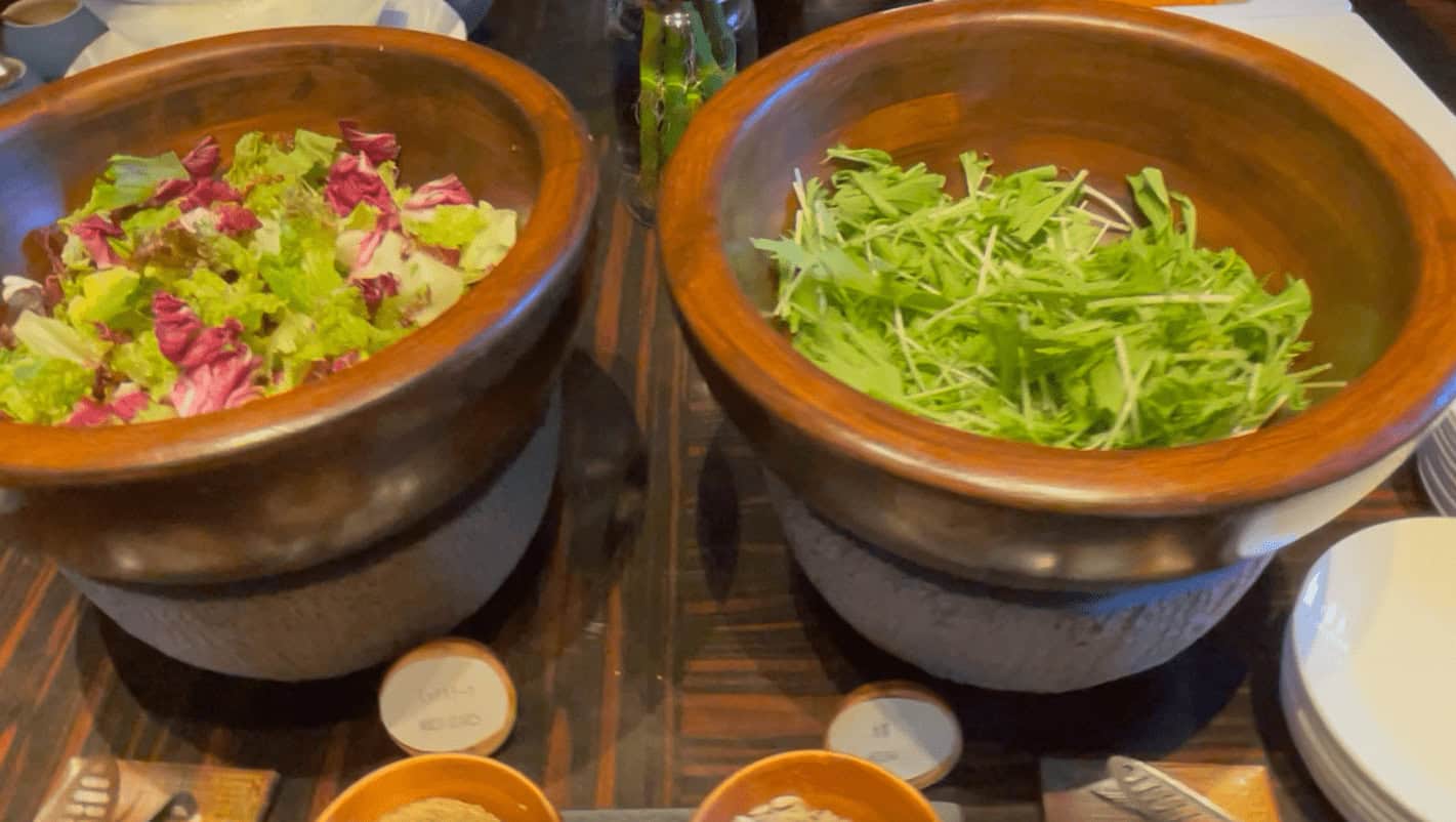 サラダコーナー