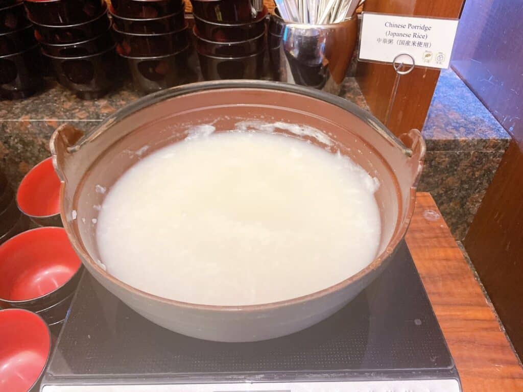 おぼろ豆腐のような塊