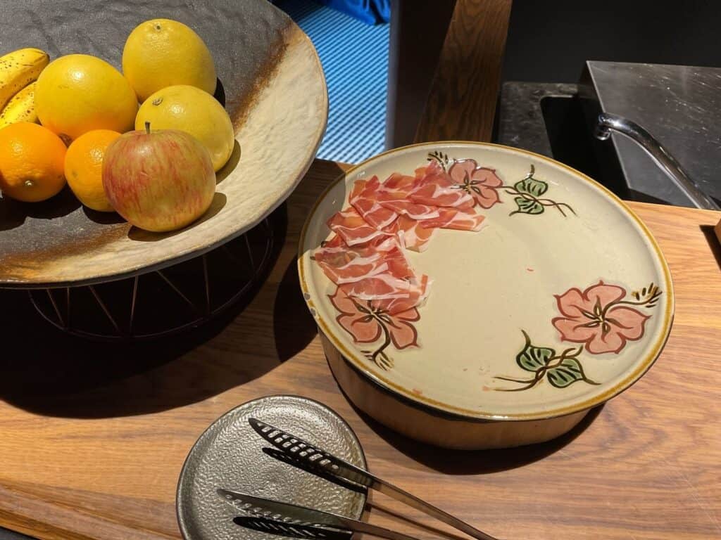 生ハムとフルーツ