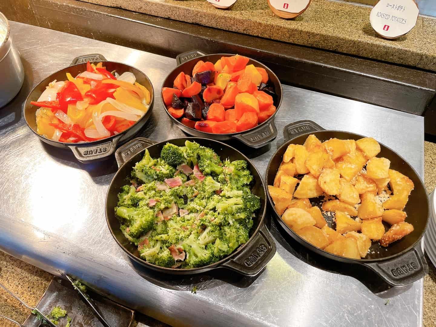 パプリカ、ブロッコリー、ポテトなどのグリル野菜