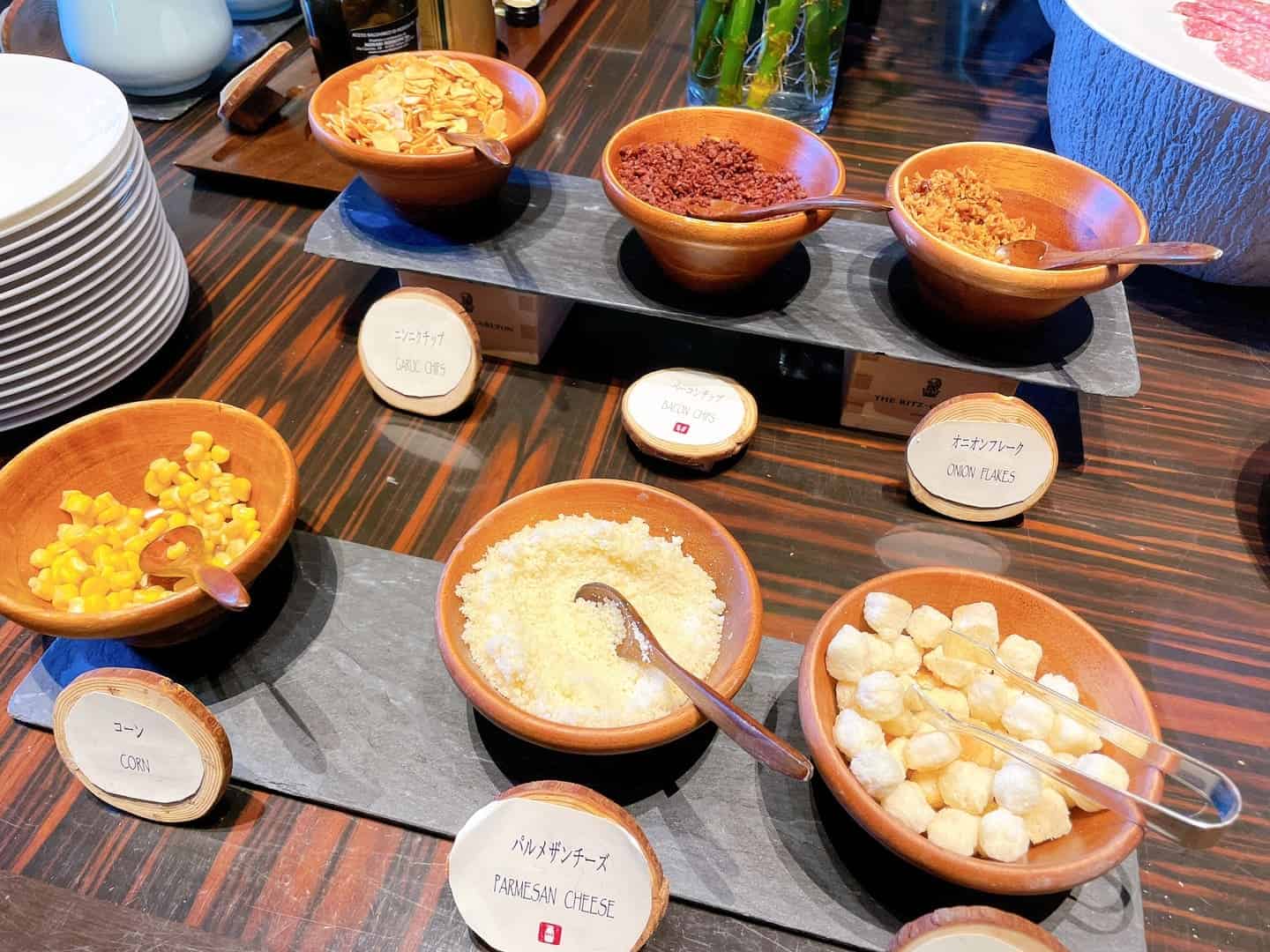 サラダのトッピング