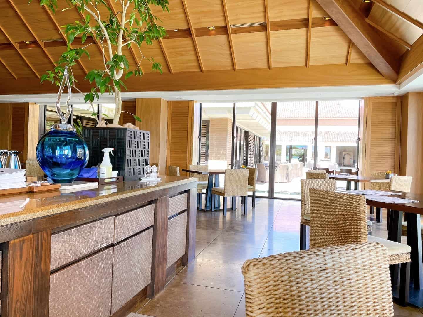 レストランのテーブル席