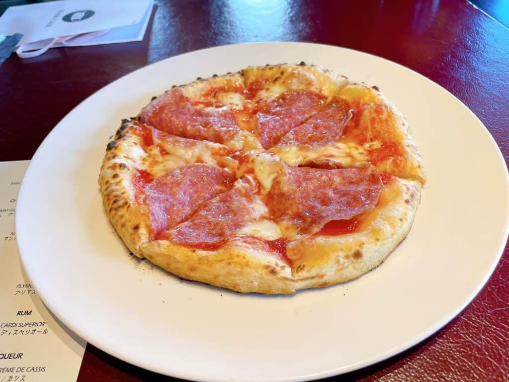 石窯で焼いたピザ