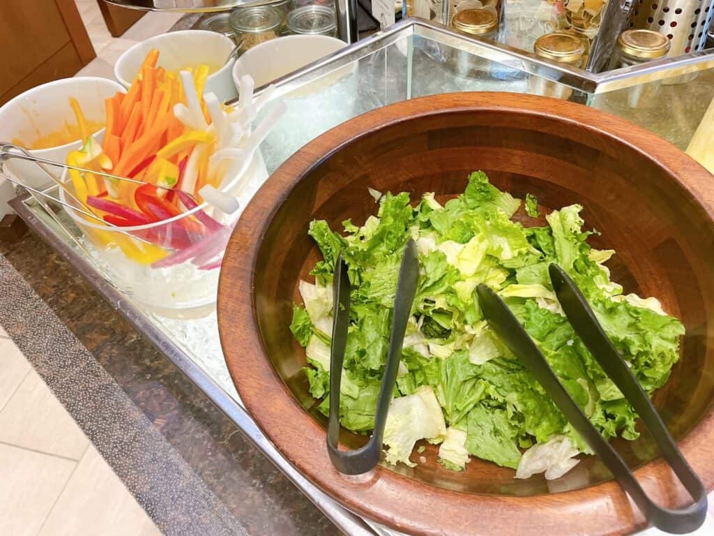 生野菜のサラダ