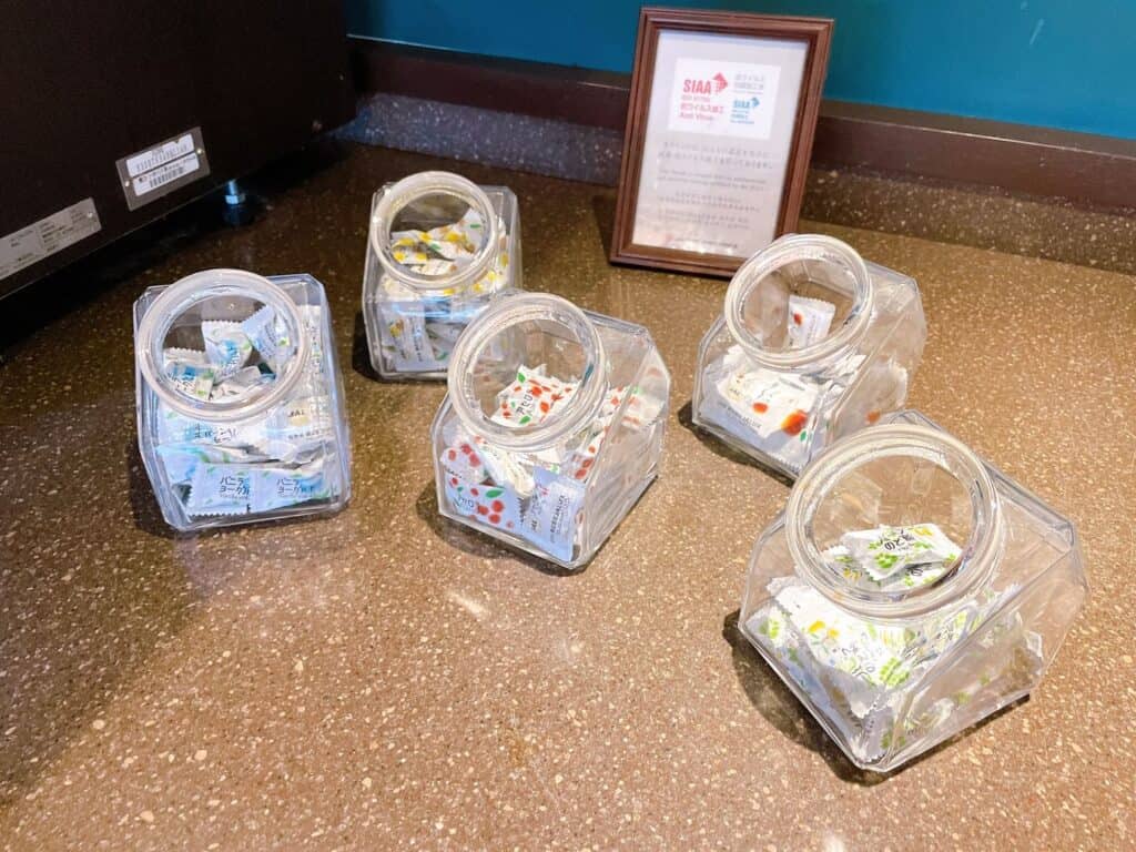 JAL機内で提供されるアメ