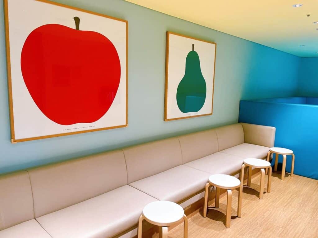 扉付きのブースの空間