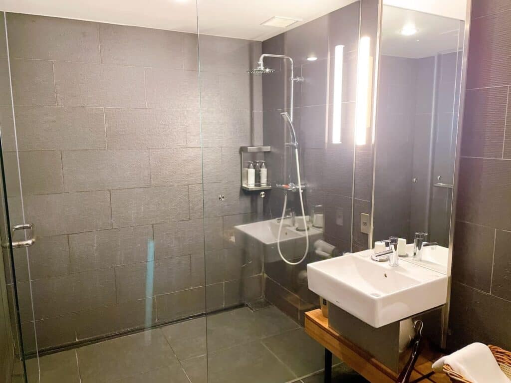 シャワールーム内の様子