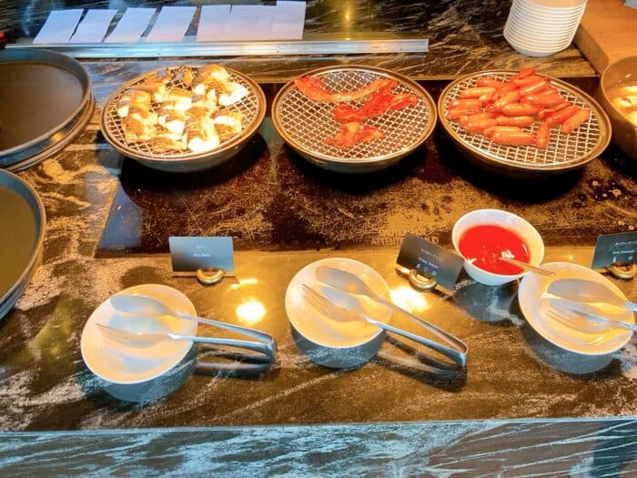 ソーセージやカリカリベーコン