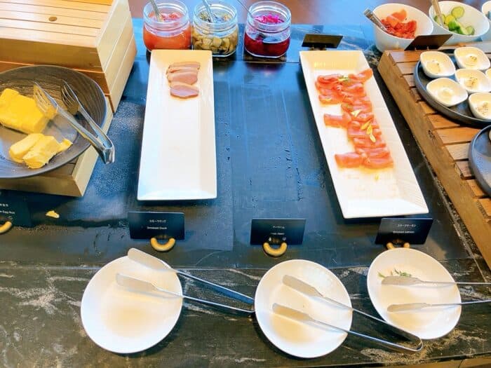 スモークサーモンや鴨ロースト