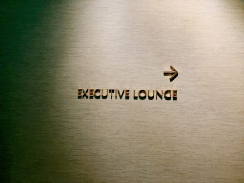 クラブラウンジの看板