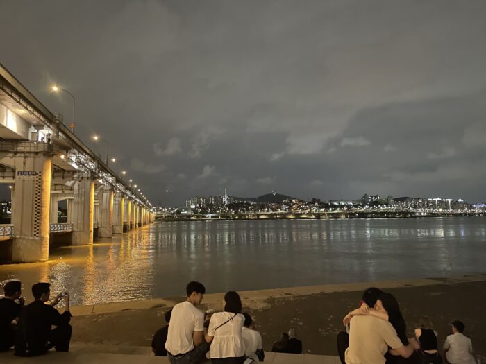 ソウルのハンガンの夜景