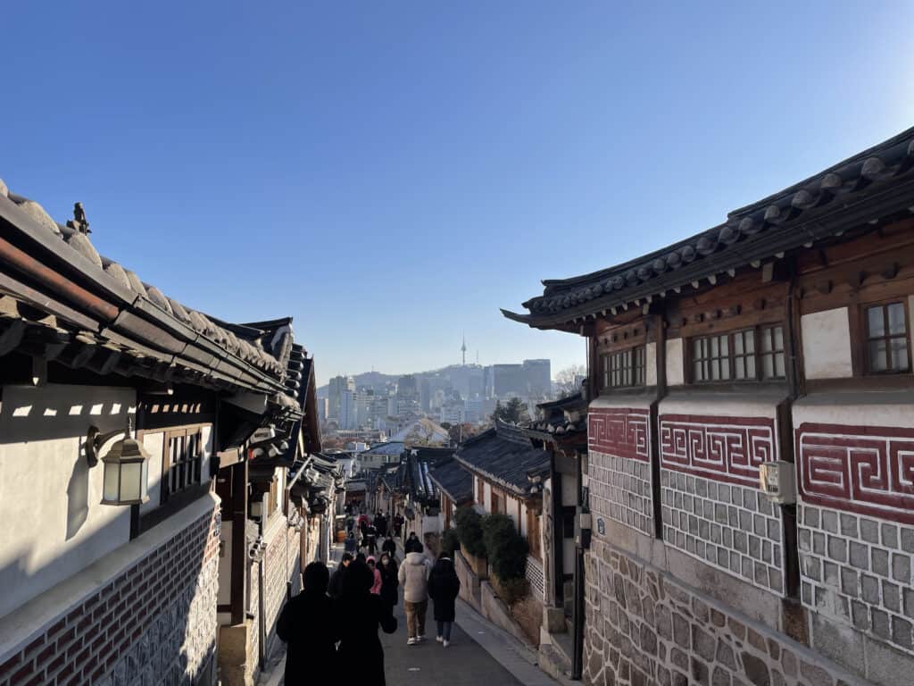 北村韓屋村からのソウルの景色