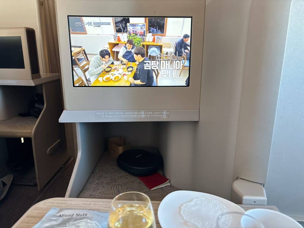 液晶は少し古めのタイプ