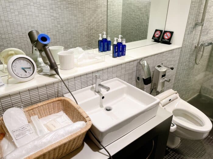 シャワールーム全体