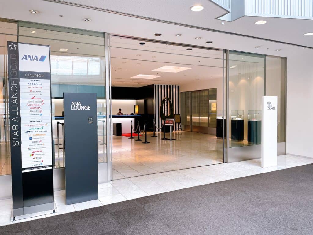 成田空港ANAラウンジの入り口