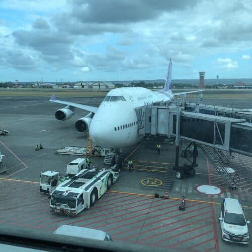 正面から見たタイ国際航空b747