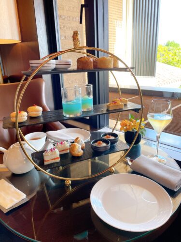 シャンパンとアフタヌーンティー