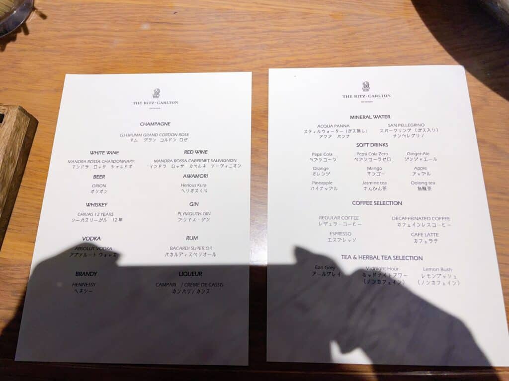 ワインの銘柄やカクテルメニュー表