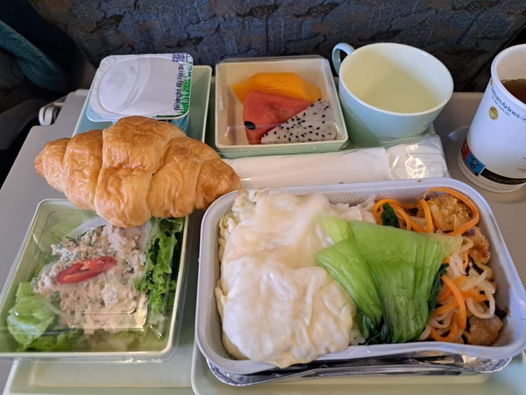 2回目に搭乗したダナンから成田の便の機内食