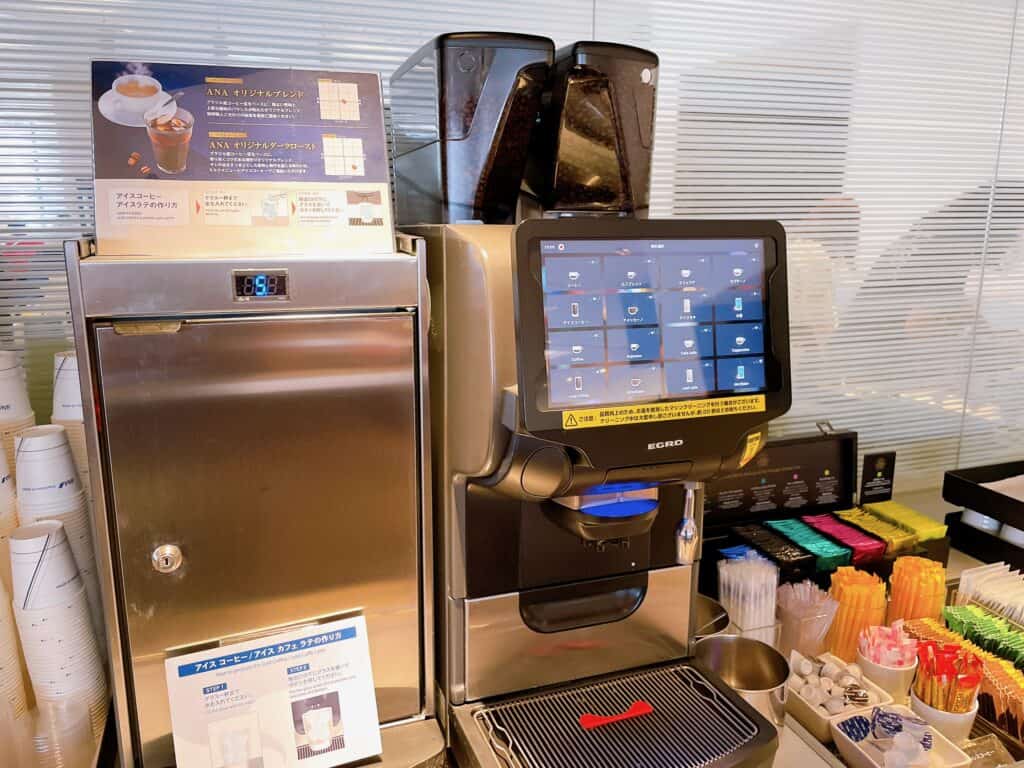 ANAオリジナルブレンドのコーヒーマシーン