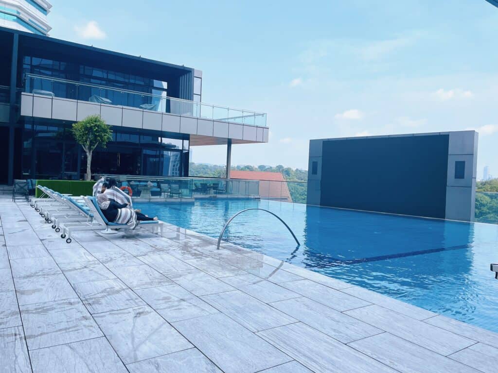 プールエリア全体の様子