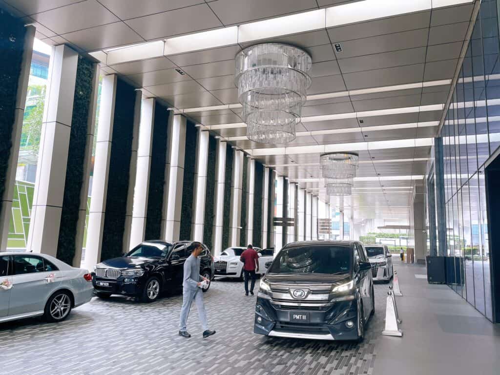 ホテルエントランス