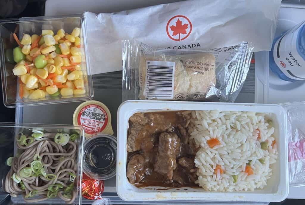 トロント→羽田路線の夕食