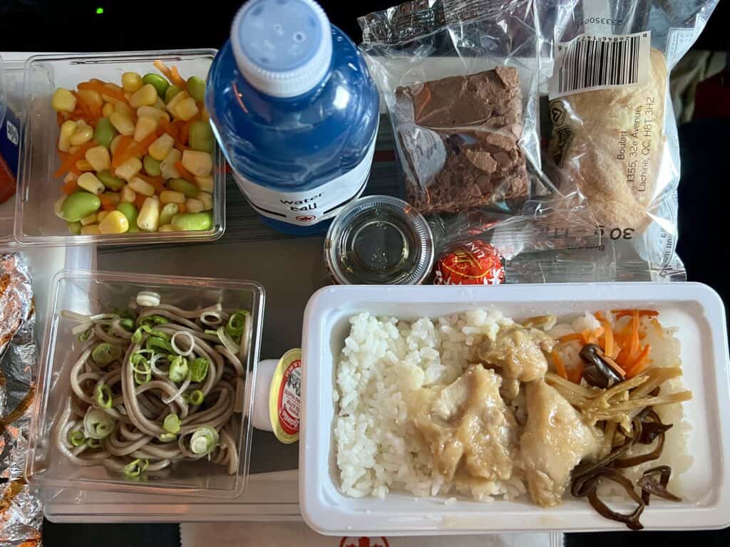 羽田→トロント線のエコノミークラスの機内食の夕食