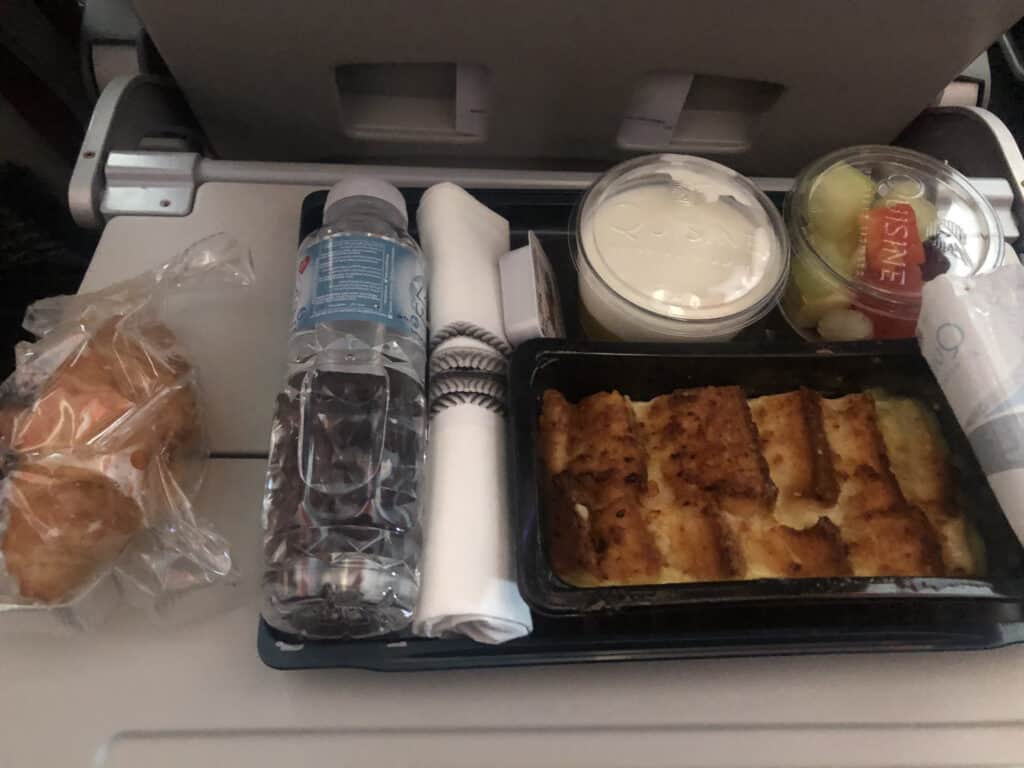 カタール航空のハチミツとオーツのプディングの機内食