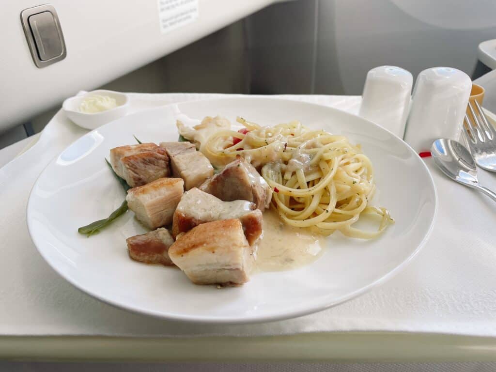 ビジネスクラス機内食のメイン料理