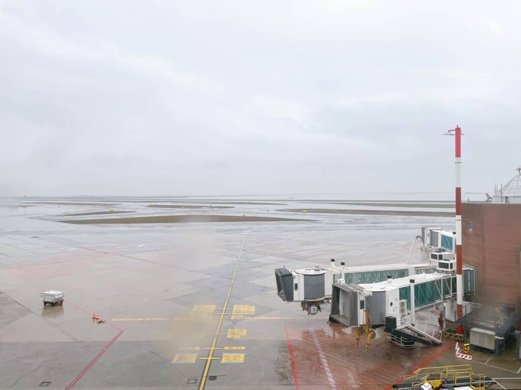 ベニス国際空港