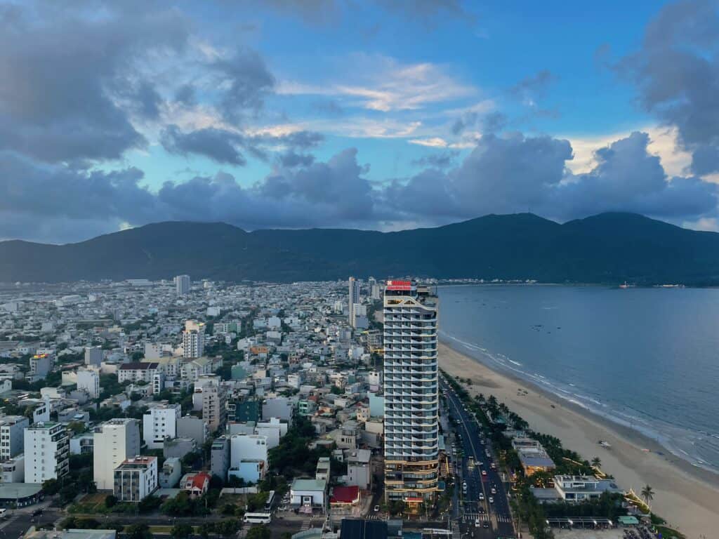 ホテル屋上からのダナンの景色