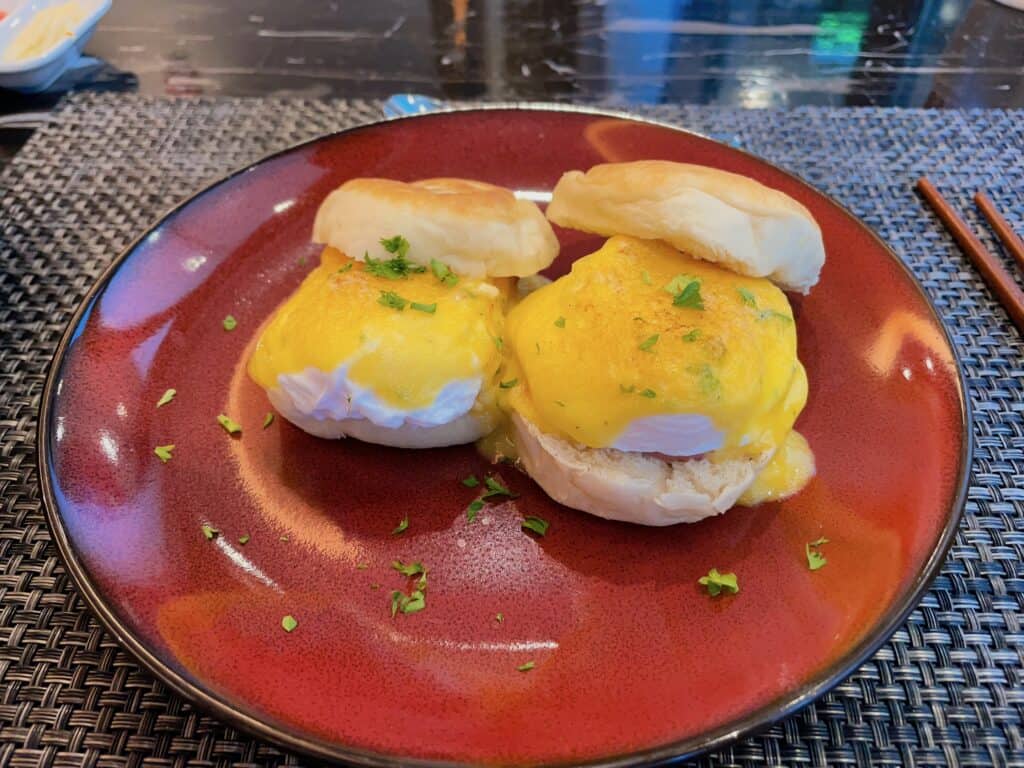 エッグベネディクト