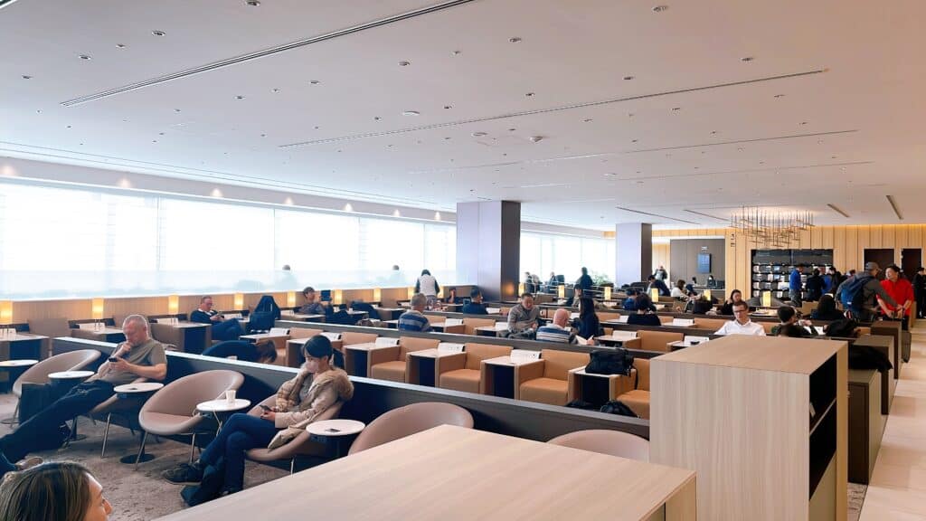 羽田空港第２ターミナルのANA国際線ラウンジ内の様子