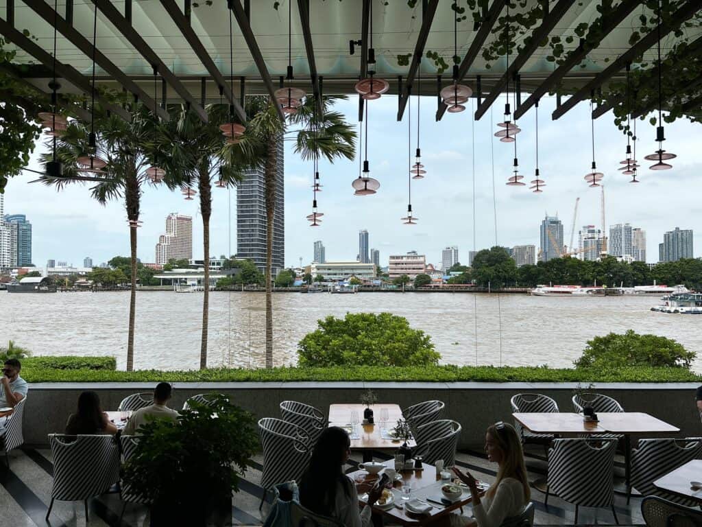 Trip.comで予約したフォーシーズンズホテルバンコクのレストラン