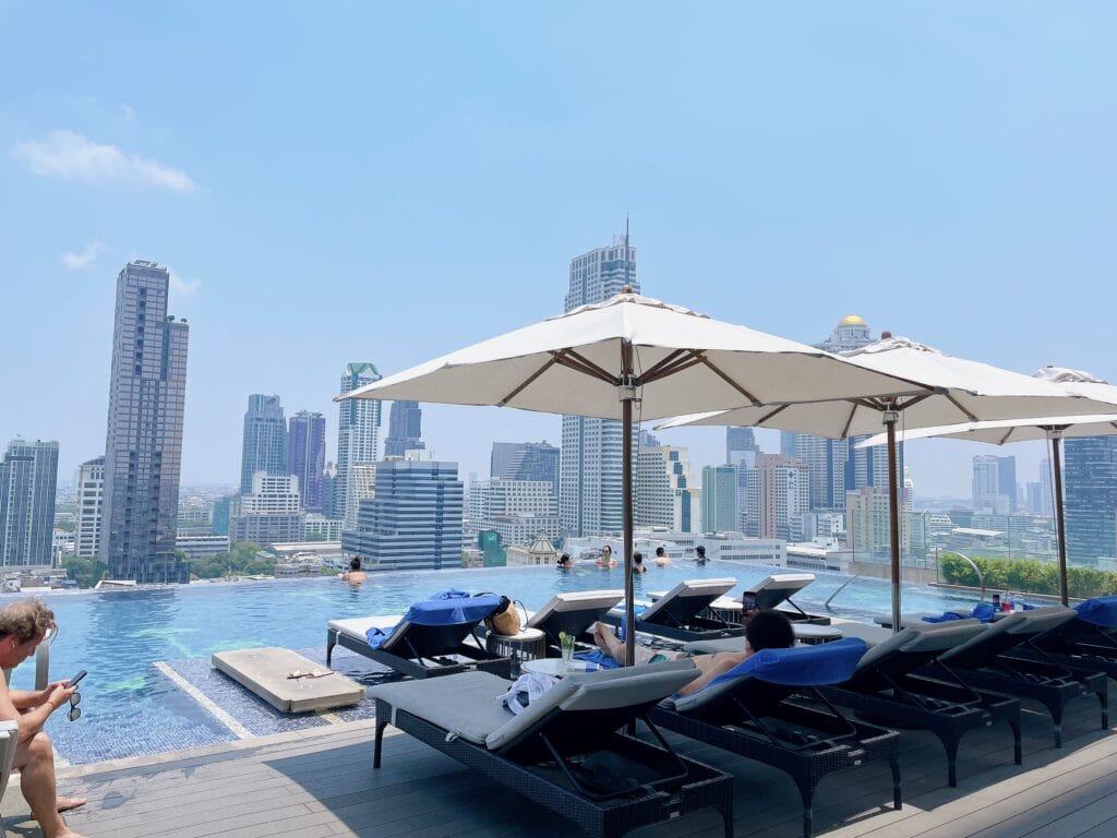 バンコクマリオットスリウォンのプールエリア