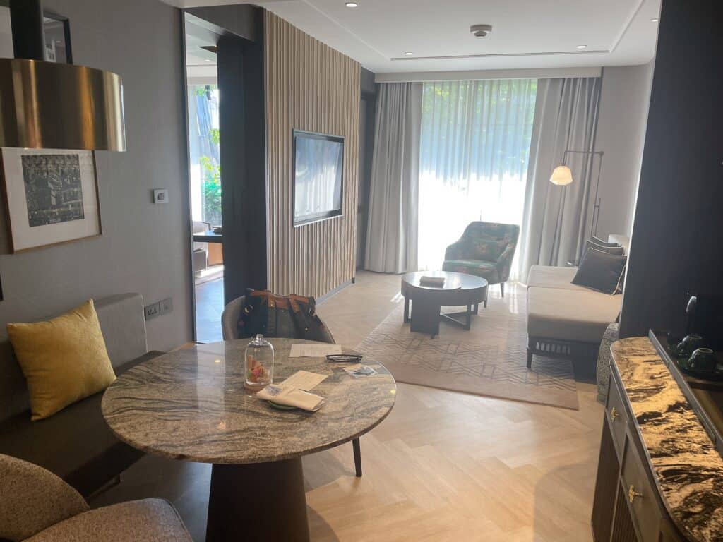 1ベッドスイートルームのリビングルーム全体