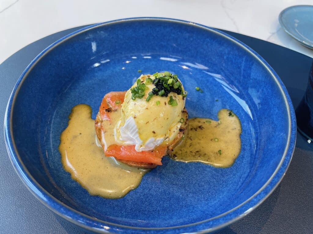 エッグベネディクト